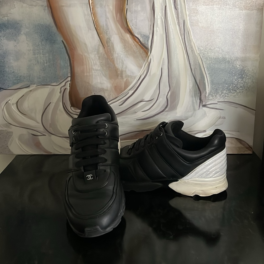 100% Authentic Chanel sneakers size 38.5